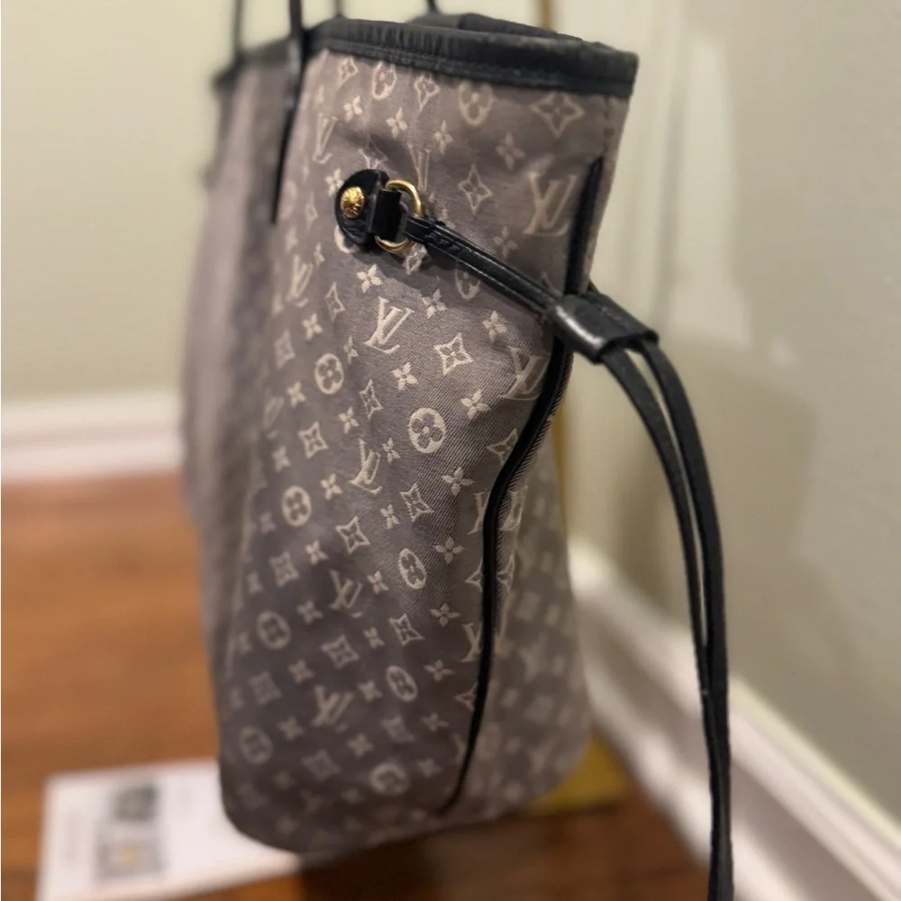 Louis Vuitton Denim Monogram LV Neverfull Limited Edition Tote Bag - Picture 7 of 10